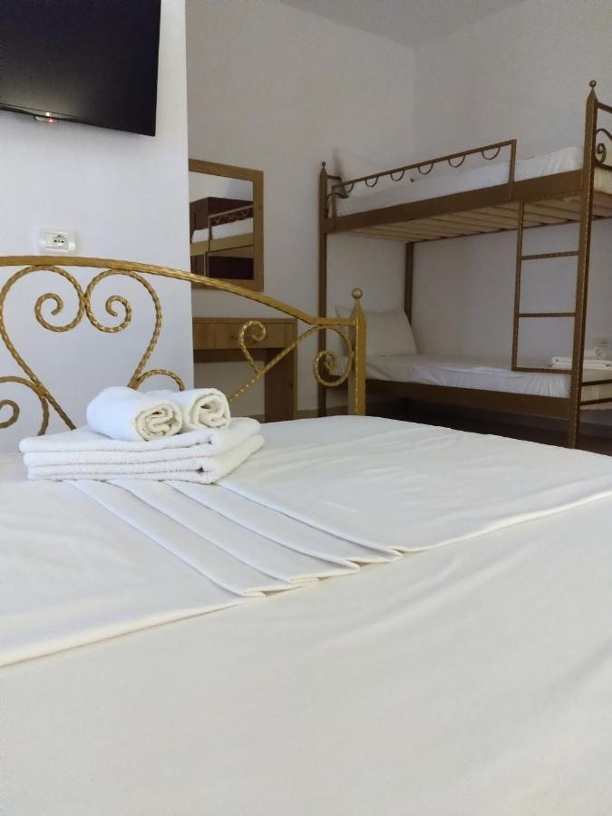 Artur Apartments Himare Exterior photo