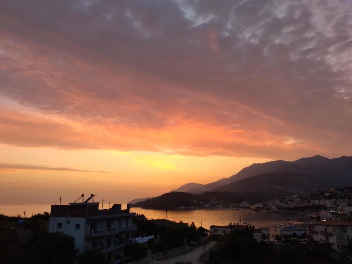 Artur Apartments Himare Exterior photo